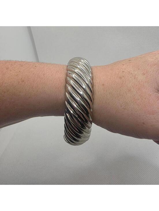 Jewelry - 1990s Vintage Silver-Tone Ribbed Hinged Bangle Southwestern Bracelet